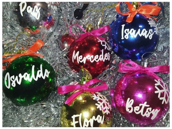 Árboles de Navidad podrán tener tu nombre en globos