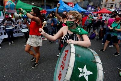 Proyecto para legalizar aborto comienza a ser debatido en Congreso argentino entre fuertes disensos