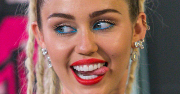 La seductora propuesta de Miley Cyrus a una fan a través de Tik Tok - C9N