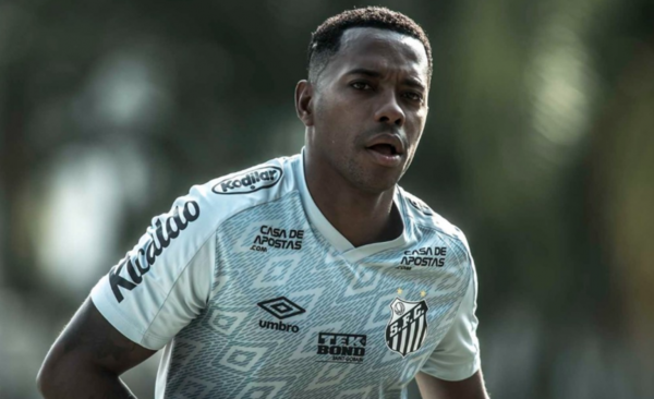 HOY / Robinho deberá pasar 9 años en prisión por violación en el 2013