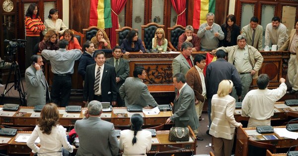 La Nación / Bolivia va por un polémico impuesto a los ricos