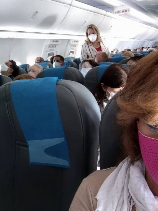 Lilian Samaniego fue escrachada en avión por pasajeros que la llamaron “corrupta”