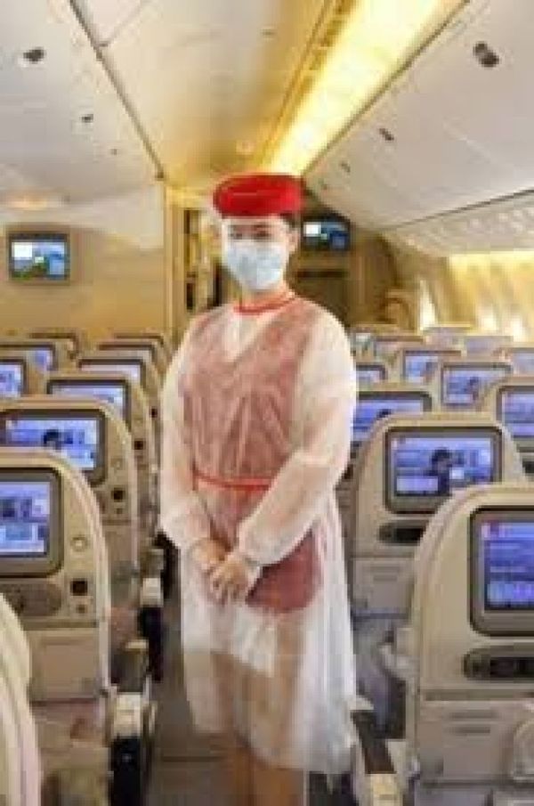 Aconsejan a los auxiliares de vuelo de China que usen pañales para prevención del covid-19