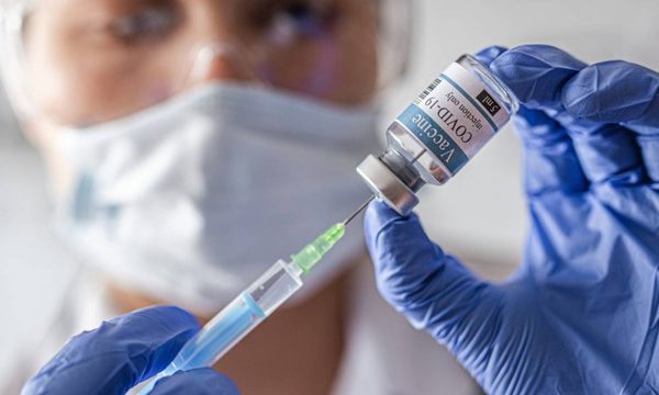 Vacunas contra Covid-19: Salud podrá negociar con laboratorios hasta por USD 34 millones