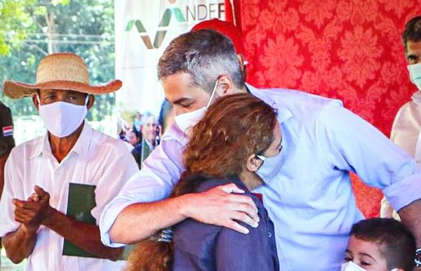 Marito se queja de las críticas de la prensa y defiende compras en Salud - Nacionales - ABC Color