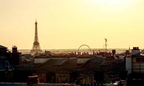 Francia aplaza hasta enero la apertura de cines, teatros y museos