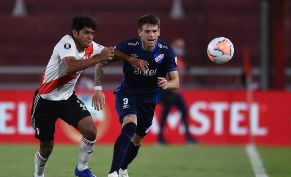 HOY / River se impone a Nacional con polémica del VAR