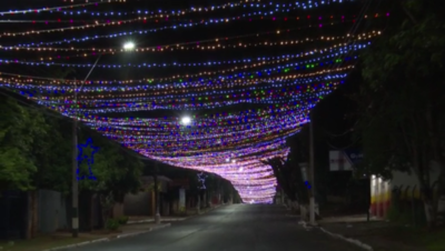 Habilitan túnel navideño en Villa Elisa