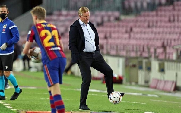 HOY / Koeman firma el peor estreno como técnico del Barcelona desde Rijkaard