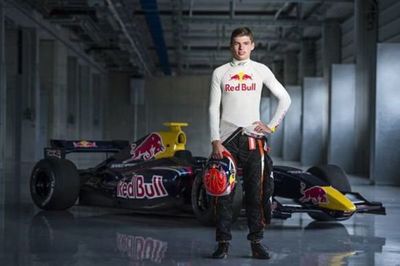 Verstappen dominó el primer libre; Pérez séptimo en Abu Dabi y Sainz undécimo