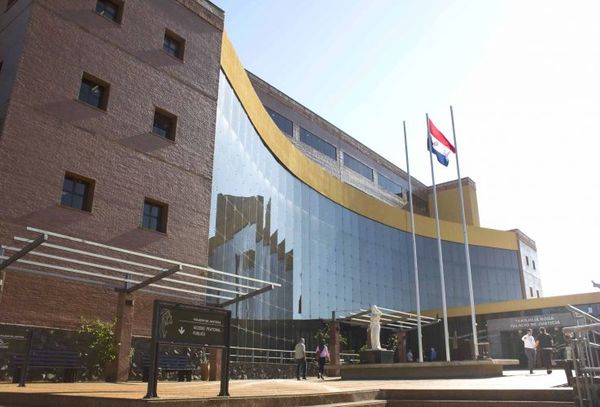 Aguardan respuesta sobre el amparo judicial que presentaron tres universitarios adventistas contra facultades de la UNI » Ñanduti