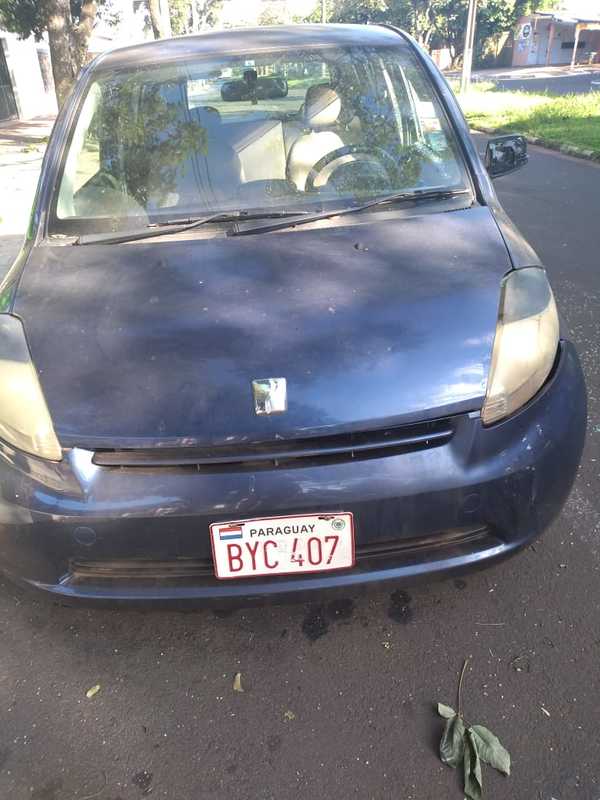 Abandonan automóvil con chapa paraguaya en Foz de Yguazú