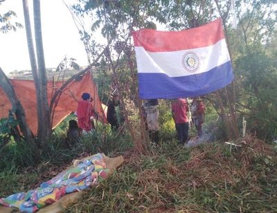 Denuncian invasión de inmueble