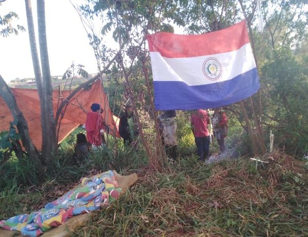 Denuncian invasión de inmueble