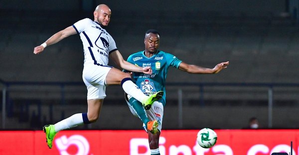 Pumas empató ante León con gol de Carlos González