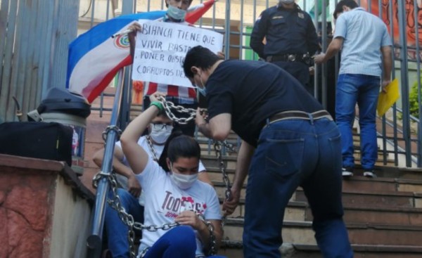 “Si Bianca muere le vamos a velar frente al Ministerio de Salud”