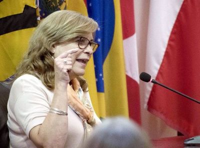 Anulan sentencia que favorecía a Cristina Arrom en la causa por difamación - Nacionales - ABC Color