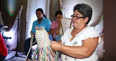 La Nación / Productos nacionales de página web ahora estarán en una tienda física
