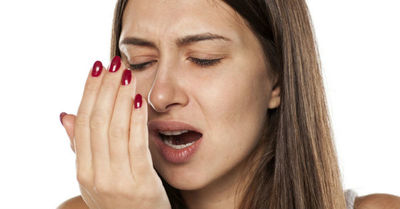 Estas son las cuatro razones más comunes que propician la halitosis - C9N