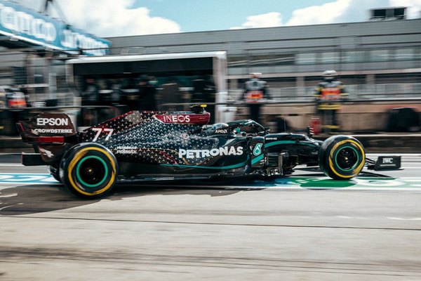 Bottas marca el mejor tiempo del viernes en Abu Dhabi