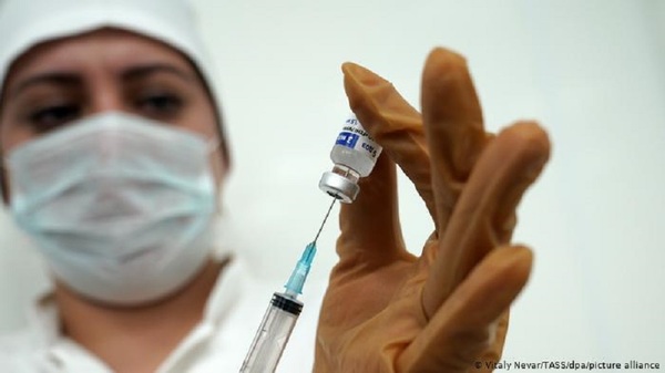 Rusia está dispuesta a compartir su vacuna Sputnik V con otras farmacéuticas