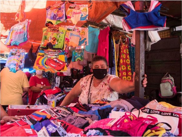 Ellos también compran ropa interior roja para el amor