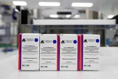 Rusia: Centros de vacunación contra el COVID-19 están vacíos, los rusos desconfían de la Sputnik V