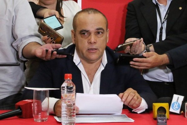 Bachi Nuñez pedirá suspensión de diputado Jorge Brítez por campaña contra uso de tapabocas