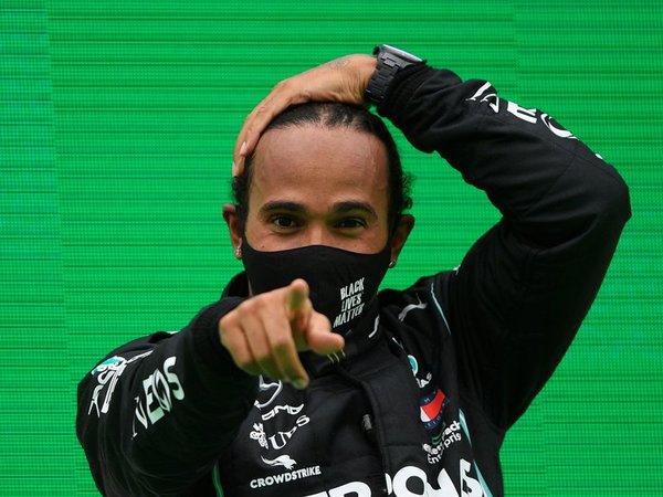 Hamilton supera el coronavirus y correrá en el último Gran Premio de la Fórmula 1 » Ñanduti