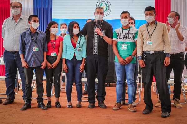 Jóvenes de etnia Ava Guaraní ganan espacio laboral en la Itaipu | .::Agencia IP::.