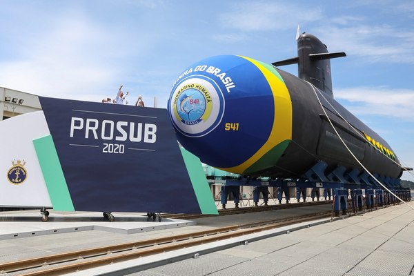 Bolsonaro encabeza la botadura de otro submarino construido por Brasil y Francia - MarketData