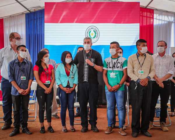Cinco jóvenes Ava Guaraní son nuevos funcionarios de Itaipu