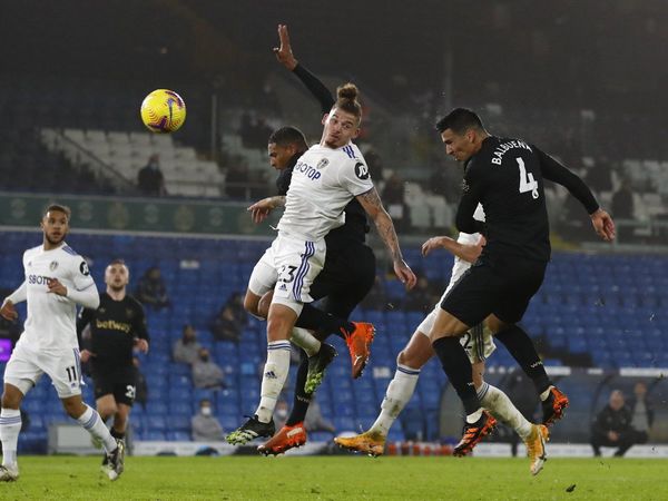 West Ham de Fabián Balbuena remonta al Leeds