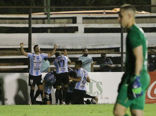 Triunfo guaireño en el "Parque" - APF