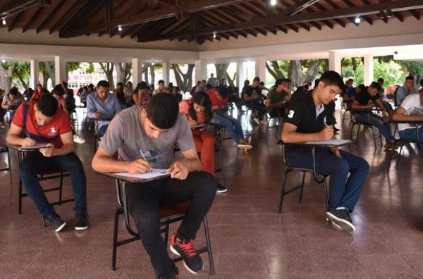 Denuncian supuestas irregularidades en examen de ingreso a Isepol
