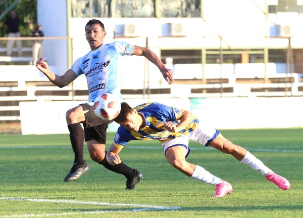 Guaireña FC venció sobre el final 1-0 a Sportivo Luqueño.