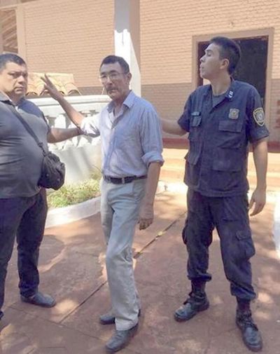 Procesan a cuatro policías, un abogado y un taxista por millonario robo a extranjero - ABC en el Este - ABC Color