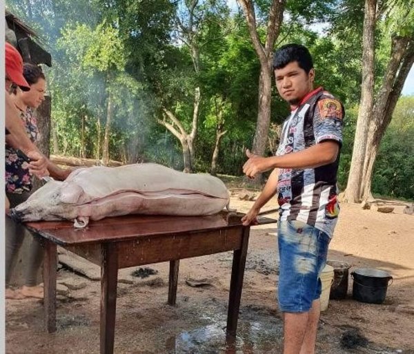 Crónica / (VÍDEO) ¡"Jaka" se aleja de las kuña con calza para estar soltero!