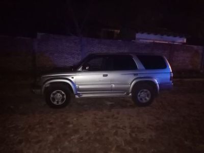 Asaltan a un hombre en San Lorenzo y se llevan su camioneta - Nacionales - ABC Color
