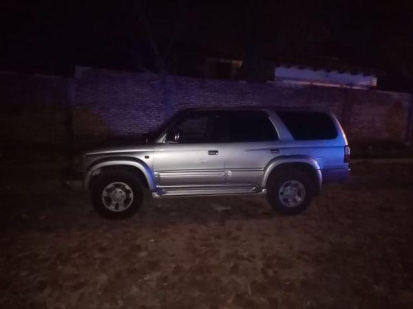 Asaltan a un hombre en San Lorenzo y se llevan su camioneta - Nacionales - ABC Color