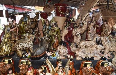 En Mercado 4 hay ofertas en adornos, pesebres y frutas  para esta Navidad - Nacionales - ABC Color