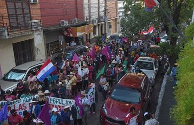 Abdo oficializa repartija millonaria a piqueteros - Nacionales - ABC Color