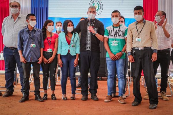 Jóvenes de etnia Ava Guaraní ganan espacio laboral en la Itaipu