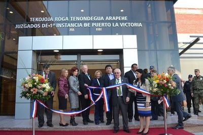 Majestuoso edificio de juzgados en Alto Paraguay amanece de nuevo a oscuras - Nacionales - ABC Color