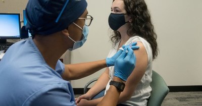 La Nación / EEUU compra otras 100 millones de dosis de la vacuna de Moderna
