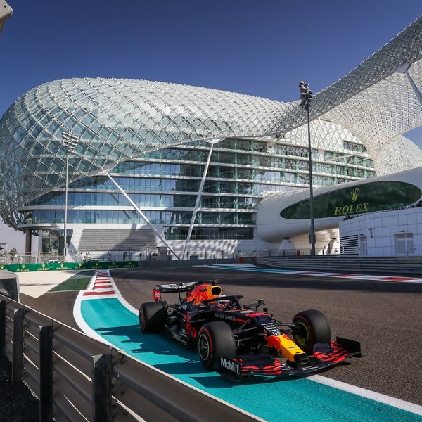 Verstappen obtiene en Abu Dabi su primera 'pole' de la temporada
