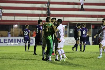 El VAR le dio una mano a River Plate | OnLivePy