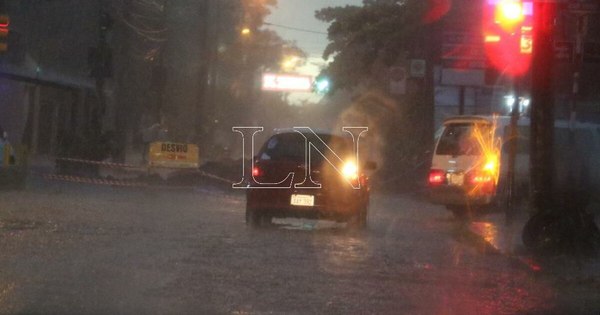 La Nación / Reportan viviendas inundadas y grandes raudales por temporal