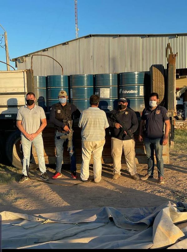 Incautan 16 mil litros de posible materia prima para drogas - Nacionales - ABC Color