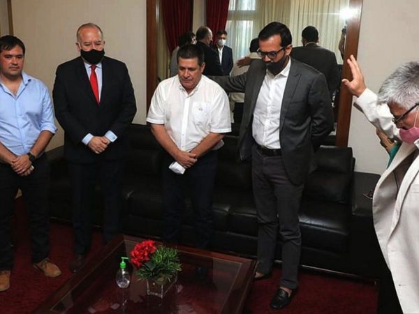 Afirman que Cartes impone un plan neoconservador y neoliberal